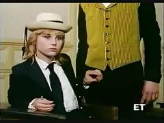 Su hermana encontró a su hermano en peliculas de trios xxx la vagina y decidió ayudarla, y mi madre se unió a ella