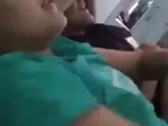 En el gimnasio una xxx entre familiares chica duerme con su entrenador