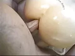 Ella insesto xxx en español plantó una pequeña polla en la polla y la montó con una brisa