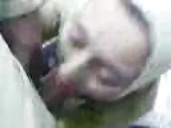 Dos hombres xxx conejos consiguieron med con la novia molesta de Santa