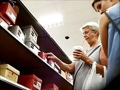 Tres Se Milede MILFs se reúnen en una casa de xxx español lesbianas campo