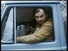 Hacer juegos para adultos xxx es difícil con joven pandilla damas