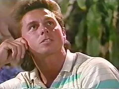 La novia directamente en xxx español su boda sirve a la cocina con la camarera